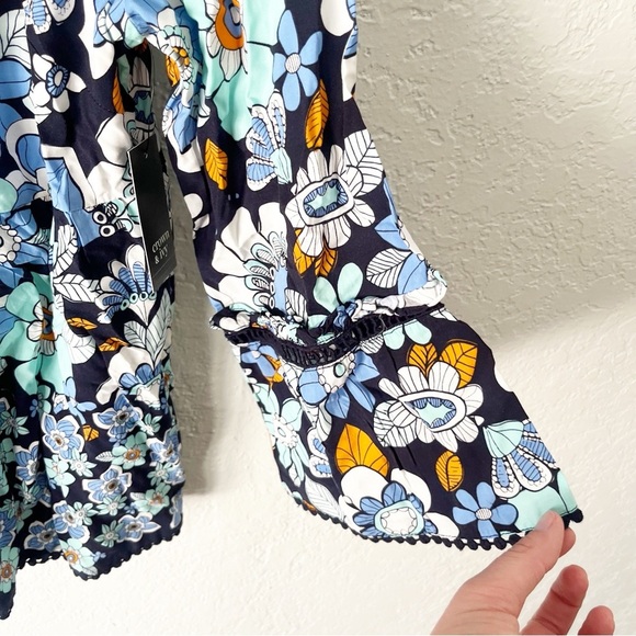 Crown & Ivy Top Women's Large Hippie Floral Tassel Boho Groovy NWT - Picture 5 of 7